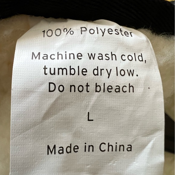 Eddie Bauer Coat with Faux Suede Quilted Yoke and Decorative Edge Binding. - Picture 5 of 6